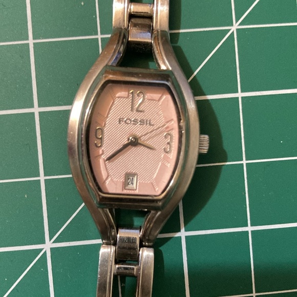 Fossil Watch Women Pink Dial Silver Tone Mini Bracelet Date Display - Picture 3 of 7
